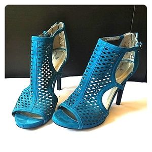 Teal heels
